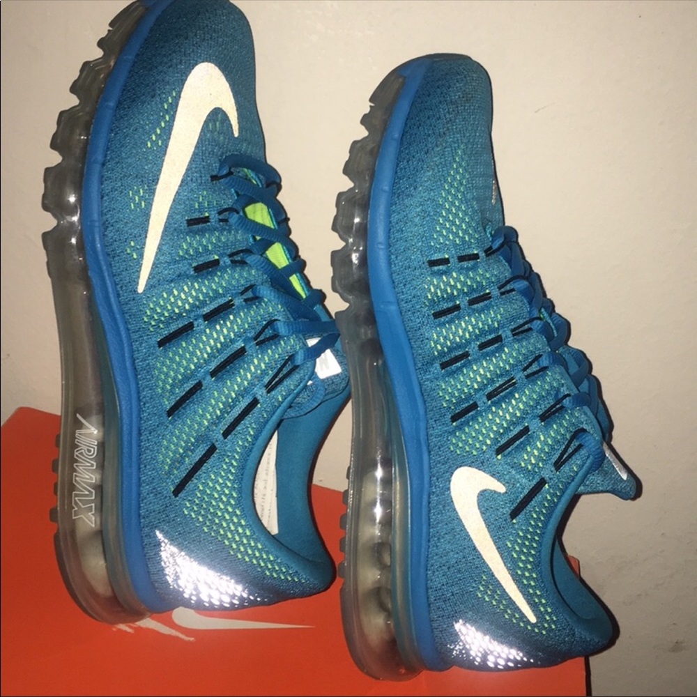 Nike AirMax - Picture 2 of 4